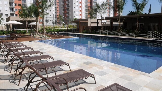 Up Barra Mais área de lazer piscina