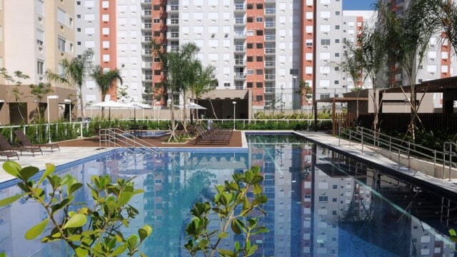 Up Barra Mais área de lazer piscina